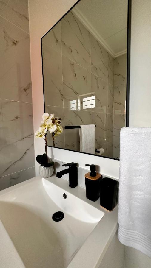 Stylish Executive Apartment With Power Backup Johannesburg Kültér fotó