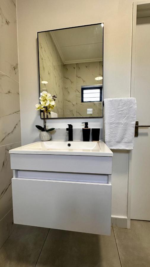 Stylish Executive Apartment With Power Backup Johannesburg Kültér fotó